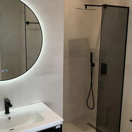 Restorant Binjaket Ξενοδοχείο Memlishte