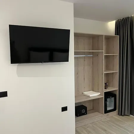 Restorant Binjaket Ξενοδοχείο *