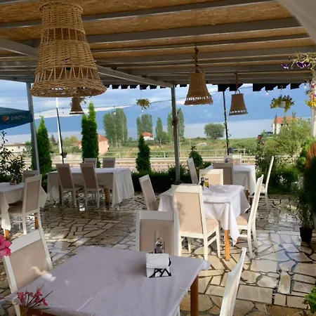 Restorant Binjaket Ξενοδοχείο Memlishte