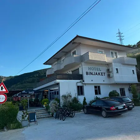 Restorant Binjaket 호텔 *