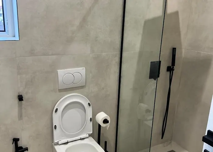 Restorant Binjaket Hotel *